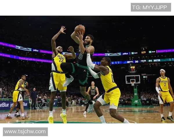 热火与凯尔特人激战G3回顾十二年恩怨再度交锋的精彩瞬间与战术分析 热火与凯尔特人激战G3回顾十二年恩怨再度交锋的精彩瞬间与战术分析